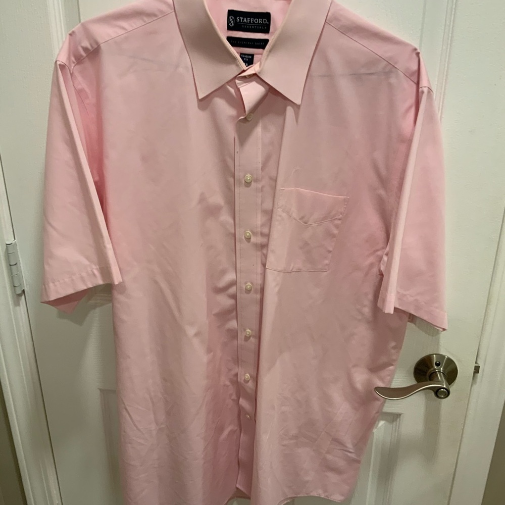 Stafford’s Men’s shirt sleeve dress shirt
